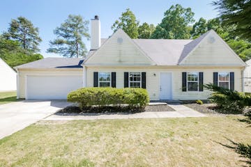 2703 Holly Berry Dr Ellenwood, GA 30294
